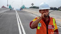 Flyover tersebut mulai diuji coba dan dibuka untuk publik hari ini.