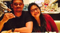 Bersama sang suami, Kahiyang terlihat sedang menikmati sushi. Enaknya... Foto: Instagram @ayanggkahiyang