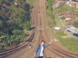 Keren Abis! Ketika Bumi Menjadi Bidang Lengkung