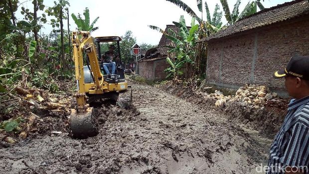 Demi Akses Jalan, Petani di Demak Relakan Tanahnya Buat Jalan