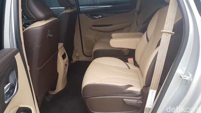 Sensasi Mengendarai Wuling Cortez, MPV Pesaing Innova