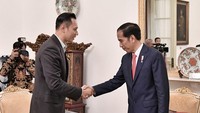 AHY yang sudah menjabat sebagai Ketua Kogasma Pemenangan Pemilu PD juga sempat bertemu empat mata dengan Jokowi di Istana. Saat itu, AHY mengundang kepala negara menghadiri Rapimnas PD. (Foto: Instagram AHY)
