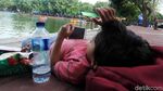 Serunya Anak-anak Berenang di Danau Sunter