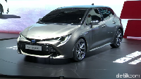 Toyota Auris kini sudah masuk generasi ketiga. Mobil diperkuat oleh sistem hybrid generasi keempat Toyota yang sudah digunakan di mobil hybrid seperti C-HR dan Prius. Foto: Toyota