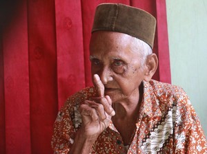 Ikut Patungan Beli Pesawat Pertama RI, Kakek Sandang Ingin Naik Haji