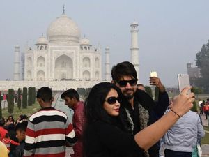 Waduh! Taj Mahal Dikepung Polusi dan Sampah