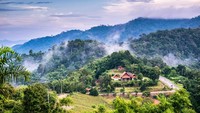Nan di Thailand merupakan kota provinsi yang berada dekat perbatasan Laos. Diapit oleh lembah dan sungai menjadikan tempat ini memiliki pemandangan indah. Banyak kuil tua abad ke-14 di sini, seperti What Pumin yang terkenal dengan muralnya. (Thinkstock)