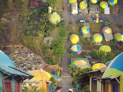 Keren Abis! Ketika Bumi Menjadi Bidang Lengkung