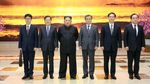 Foto: Momen Bersejarah Kim Jong-Un Temui Pejabat Korsel