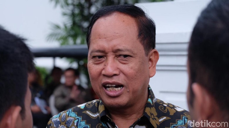 Menristek Minta Kampus Data Nomor HP-Medsos Mahasiswa Baru Menristek Minta Kampus Data Nomor HP-Medsos Mahasiswa Baru