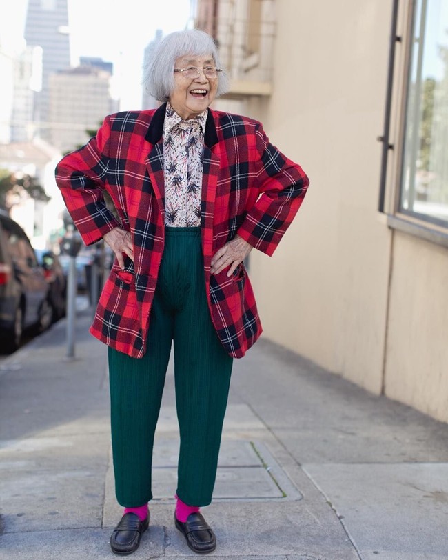Akun Instagram Chinatown Pretty mengusung konsep unik. Di Instagram tersebut dipamerkan street style dari kakek dan nenek dengan gaya yang bisa dibilang swag.  Foto: Instagram (Chinatown Pretty)