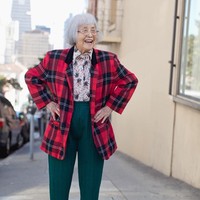 Akun Instagram Chinatown Pretty mengusung konsep unik. Di Instagram tersebut dipamerkan street style dari kakek dan nenek dengan gaya yang bisa dibilang swag.  Foto: Instagram (Chinatown Pretty)