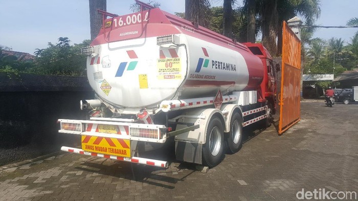 Diduga Kencing di Lain Tempat, Truk Pertamina Diamankan Polisi