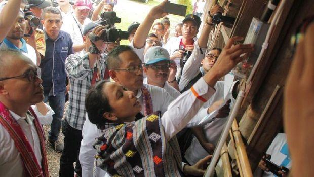 Menteri BUMN Rini Soemarno di Kupang