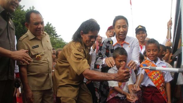 Menteri BUMN Rini Soemarno di Kupang