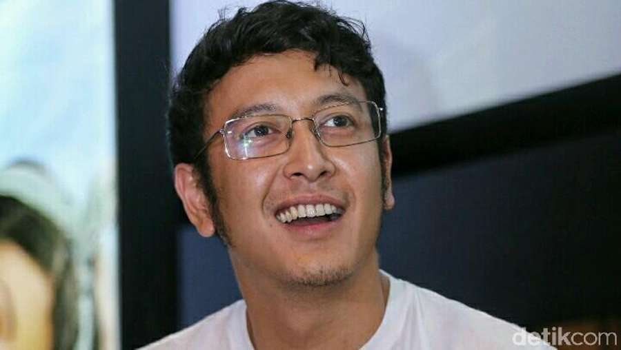 Ditanya Soal Kasusnya, Dimas Anggara Diam dan Tersenyum