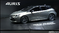 Auris dibangun menggunakan platform r TNGA (Toyota New Global Architecture). TNGA membuat mobil memiliki handling yang bagus, dengan titik pusat gravitasi yang rendah.