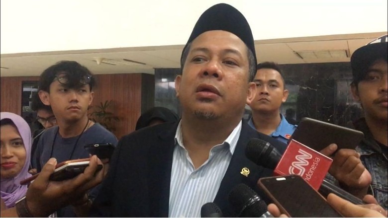 Cerita LRT: Anggaran Dikritisi Prabowo, Tinggi Tiang Disorot Fahri Cerita LRT: Anggaran Dikritisi Prabowo, Tinggi Tiang Disorot Fahri