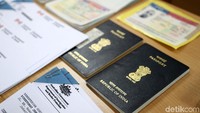 Atas perbuataanya, empat pelaku WN India diduga melanggar Pasal 128 huruf b UU nomor 6 tahun 2011 tentang Keimigrasian. Mereka diancam 5 tahun penjara serta denda Rp 5.000.000.