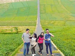 Keren Abis! Ketika Bumi Menjadi Bidang Lengkung