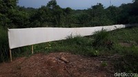 Panjangnya mencapai 200 meter.