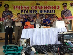 Pengepul Ribuan Lobster Under Size Ditangkap Petugas Gabungan