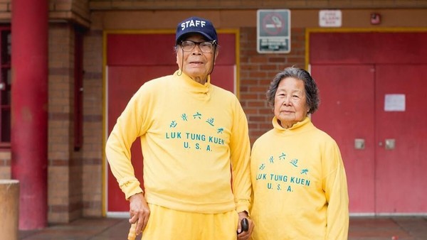 Foto: Ketika Kakek-Nenek Bergaya Swag Seperti Kids Zaman Now