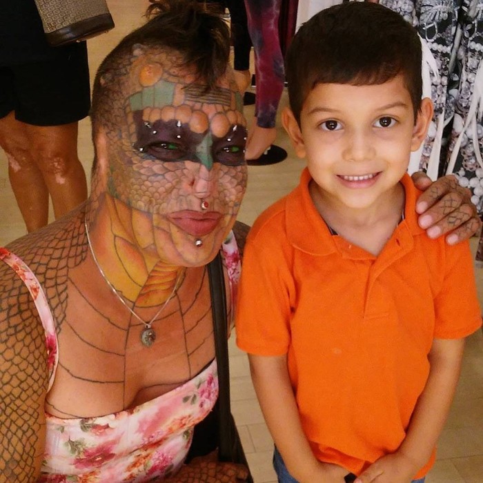 Foto Eva Tiamat Transgender yang Terobsesi Jadi Naga Foto Eva Tiamat Transgender yang Terobsesi Jadi Naga