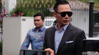 AHY merupakan putra sulung Ketum Demokat, Susilo Bambang Yudhoyono (SBY) yang baru saja diangkat sebagai Ketua Kogasma Demokrat. Tugasnya adalah dalam bidang pemenangan pemilu partai. (Foto: Andhika Prasetia/detikcom).