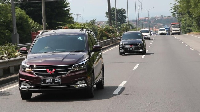 Sensasi Mengendarai Wuling Cortez, MPV Pesaing Innova