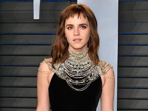 Ups... Emma Watson Kepergok Ciuman Mesra Bareng Aktor Drama Glee