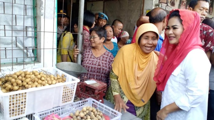Blusukan ke Pasar Pelabuhan, Puti Tampung Keluhan Pedagang