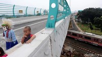Flyover ini terbentang sejauh 400 meter.