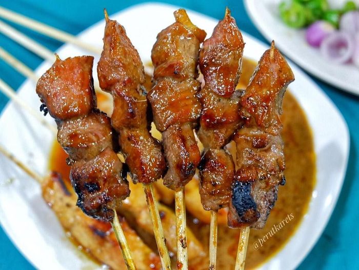 Buat Makan Siang, Ini 10 Pilihan Sate Ayam Enak dari Netizen Foto 7