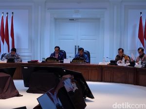 Jokowi Panggil Menteri Kabinet hingga Anies Bahas Asian Games