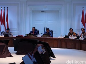 Jokowi Panggil Menteri Kabinet hingga Anies Bahas Asian Games