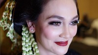 Netizen pun mendoakan Luna Maya agar cepat menghalalkan hubungannya dengan Reino Barack. Foto: Dok. Instagram/lunamaya