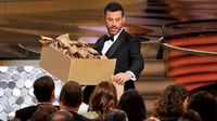 Jimmy Kimmel Beri Kejutan di Oscar 2018 dengan Bagikan Camilan