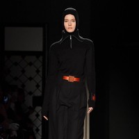 Lanvin yang sudah berdiri sejak tahun 1889, menjadi label fesyen legendaris di Paris. Sebagai salah satu brand fashion high end, ada kriteria ketat dalam setiap helai desainnya. Foto: Pascal Le Segretain/Getty Images