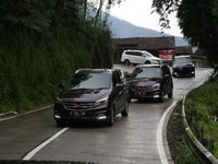 Sensasi Mengendarai Wuling Cortez, MPV Pesaing Innova