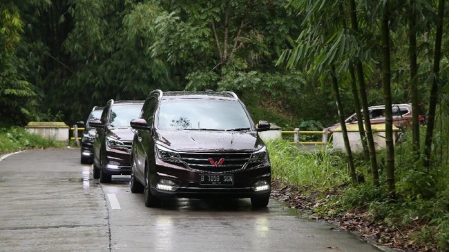 Sensasi Mengendarai Wuling Cortez, MPV Pesaing Innova