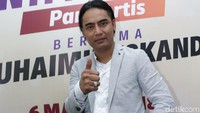 Menurut Charlie Van Houten rekan-rekan dunia hiburan harus menjauhi narkoba. Pool/Palevi S/detikFoto.
