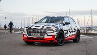 Mobil tetap menggunakan kamuflase. Foto: Dok. Audi