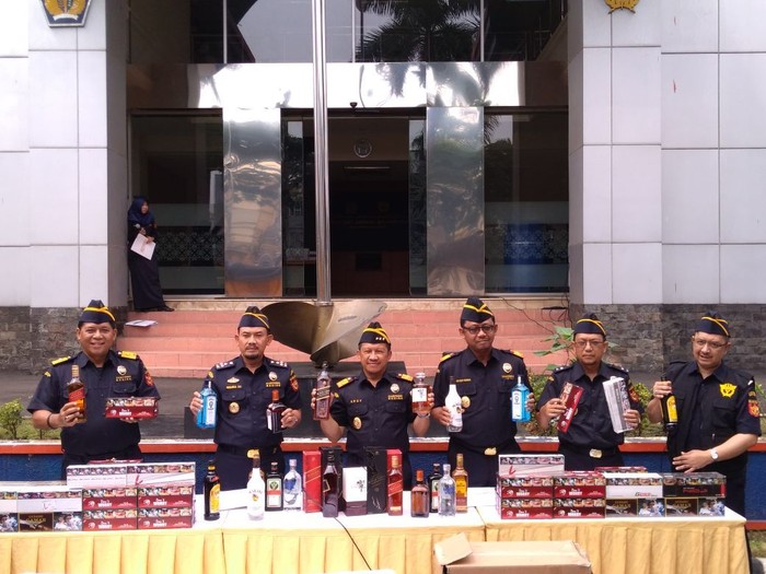 Bea-Cukai Banten Amankan Produk Ilegal Senilai Rp 7 M