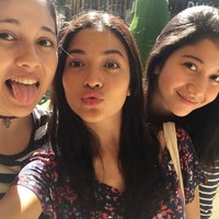 Dari foto-foto yang diunggah sepertinya ketiga bersaudara ini sering menghabiskan waktu bersama untuk hangout. Foto: Instagram Putri/Selly/Sitha Marino