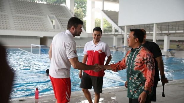 Menpora mengunjungi pelatnas polo air dan renang indah
