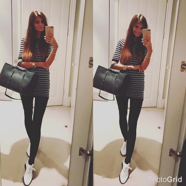 Berprofesi sebagai model setelah menikah dengan Nemaja Matic, tidak mengherankan jika Aleksandra selalu tampil stylish. Dia pun kerap melakukan swa foto #ootd. Seperti gayanya ini #ootd dengan tas Chanel. (Foto: Instagram)