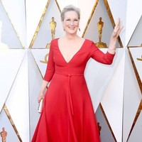 Meryl Streep pernah menonton film yang dibintanginya, tapi hanya sekali. Aku tidak nonton (film sendiri). Cuma melihatnya sepintas, tutur bintang film Mamma Mia! ini. Foto: Getty Images