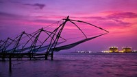 Berada di tepi laut, Kota Kochi di India merupakan pusat perdagangan rempah-rempah di India bagi Eropa. Di sini terbentuk percampuran budaya Arab, Portugis, Belanda dan Inggris semenjak 1.000 tahun lalu. Jadi banyak bangunan bergaya campuran di kota ini.(Thinkstock)