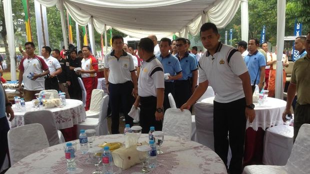 Para peserta senam bersama dengan iringan lagu Maumere.